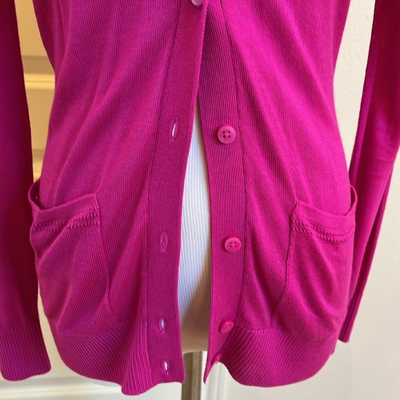 NWOT Banana Republic sweater - Picture 5 of 11